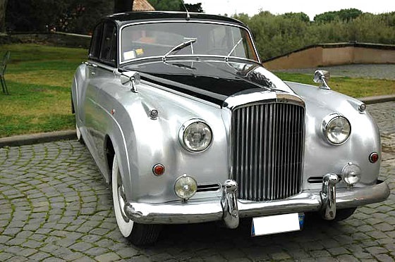 Noleggio Bentley S1